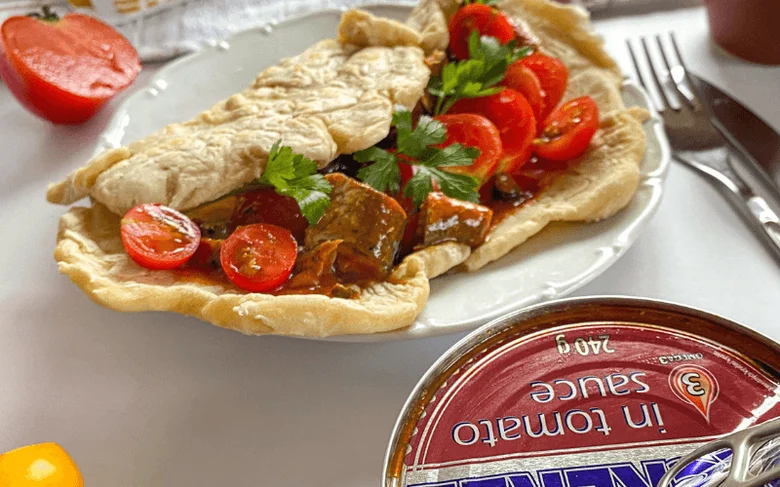 Zdravá tortilla s rajčaty a bylinkami
