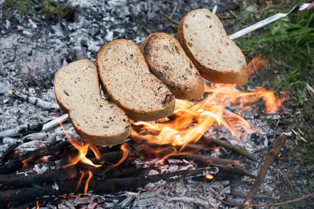 Chlebíčky na horkém ohni, kreativní večeře