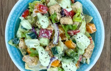 Hotový recept na kuřecí salát s hlávkovým zelím