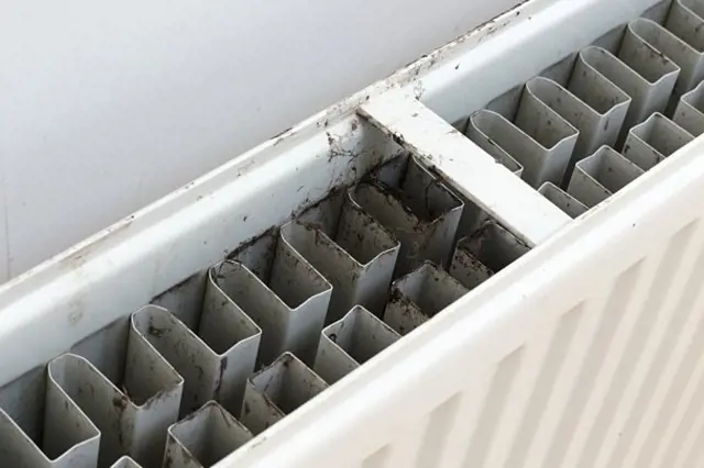 Znění radiátoru po vyjmutí mřížky