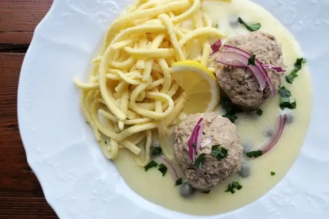 Meatballs with noodles and sauce
